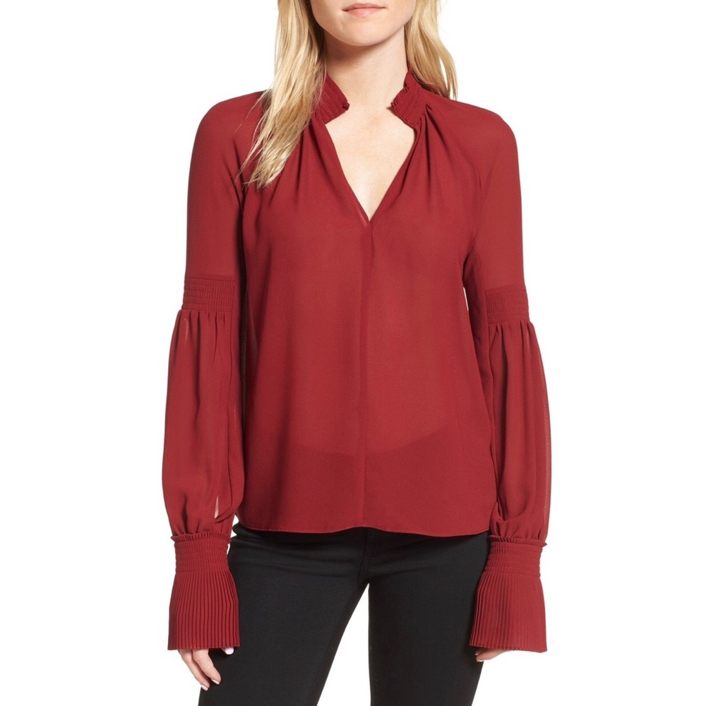 Chelsea 28| Flare cuff burgundy top